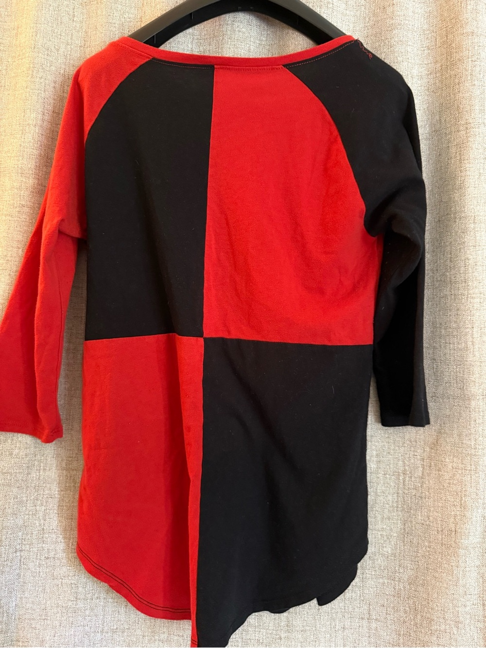 Harley Quinn 3/4 Sleeve Raglan Red and Black Colorblock Top - Picture 3 of 7